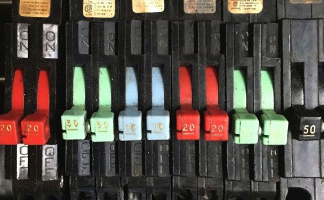 Zinsco switches